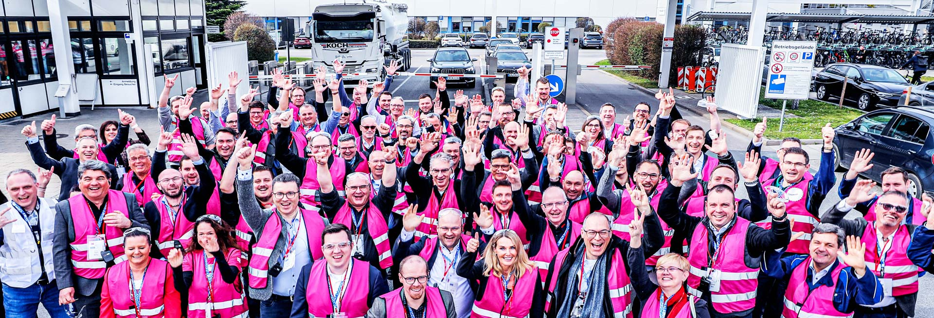 Dossier - Wenn Werkzeugmacher-Herzen höherschlagen: Der VDWF zu Besuch im BMW-Werk Landshut